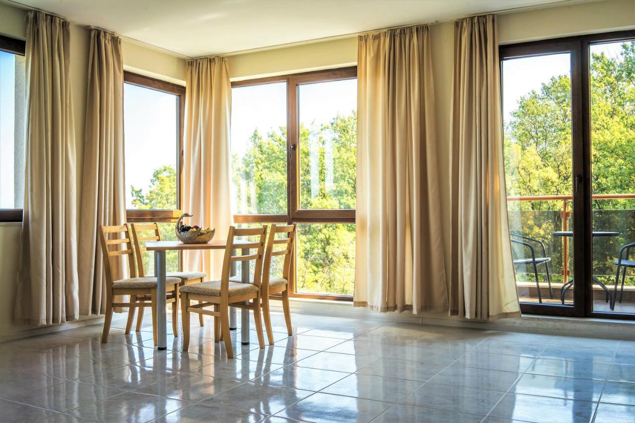 ابزور Moreto Seaside Aparthotel المظهر الخارجي الصورة
