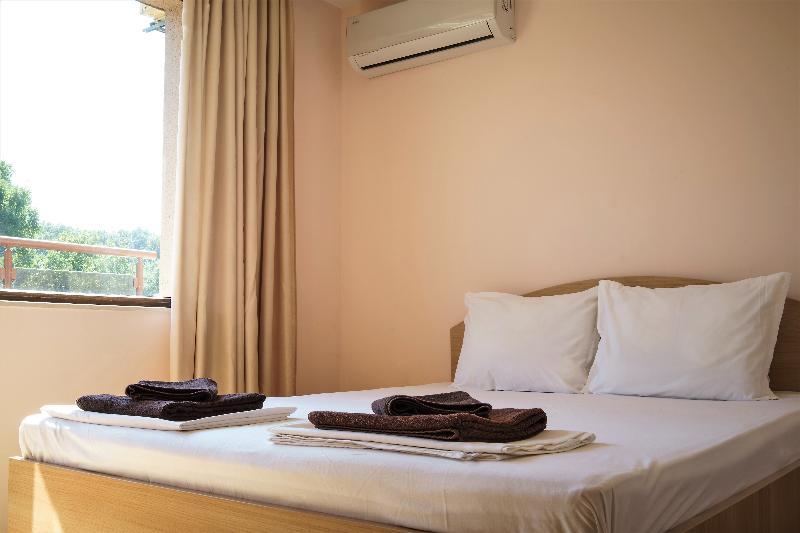 ابزور Moreto Seaside Aparthotel المظهر الخارجي الصورة